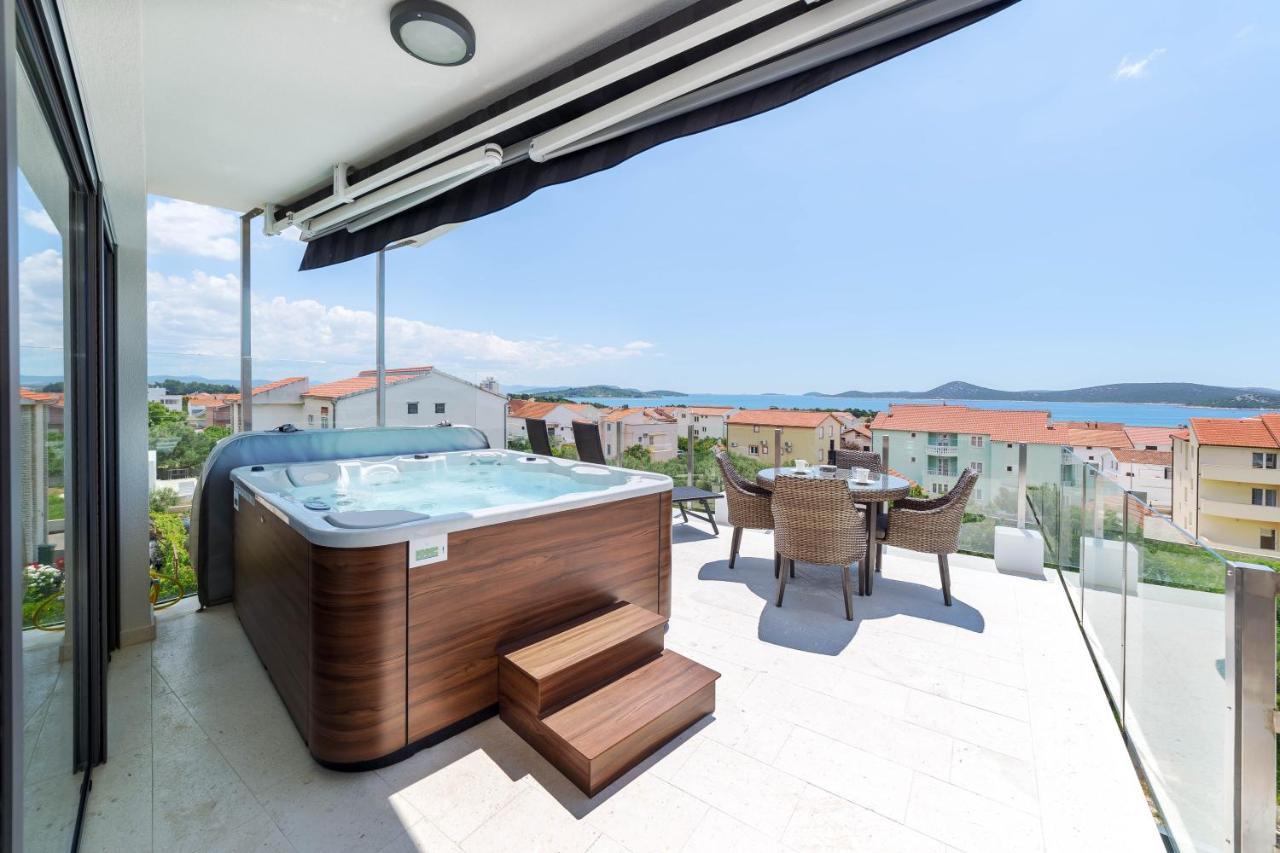 Villa Aliara Jacuzzi Apartment Водице Екстериор снимка